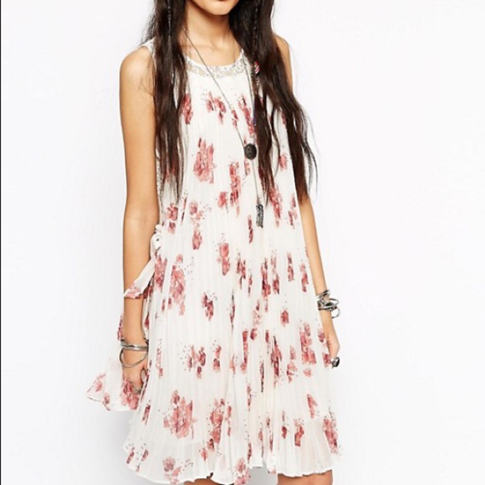 Gorgeous Free People Gardenia Pleated Lace Dress